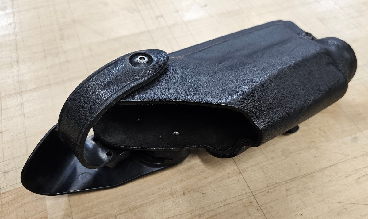 Safariland 6004 Glock 17/22 w/ Light RH – A&A Tactical