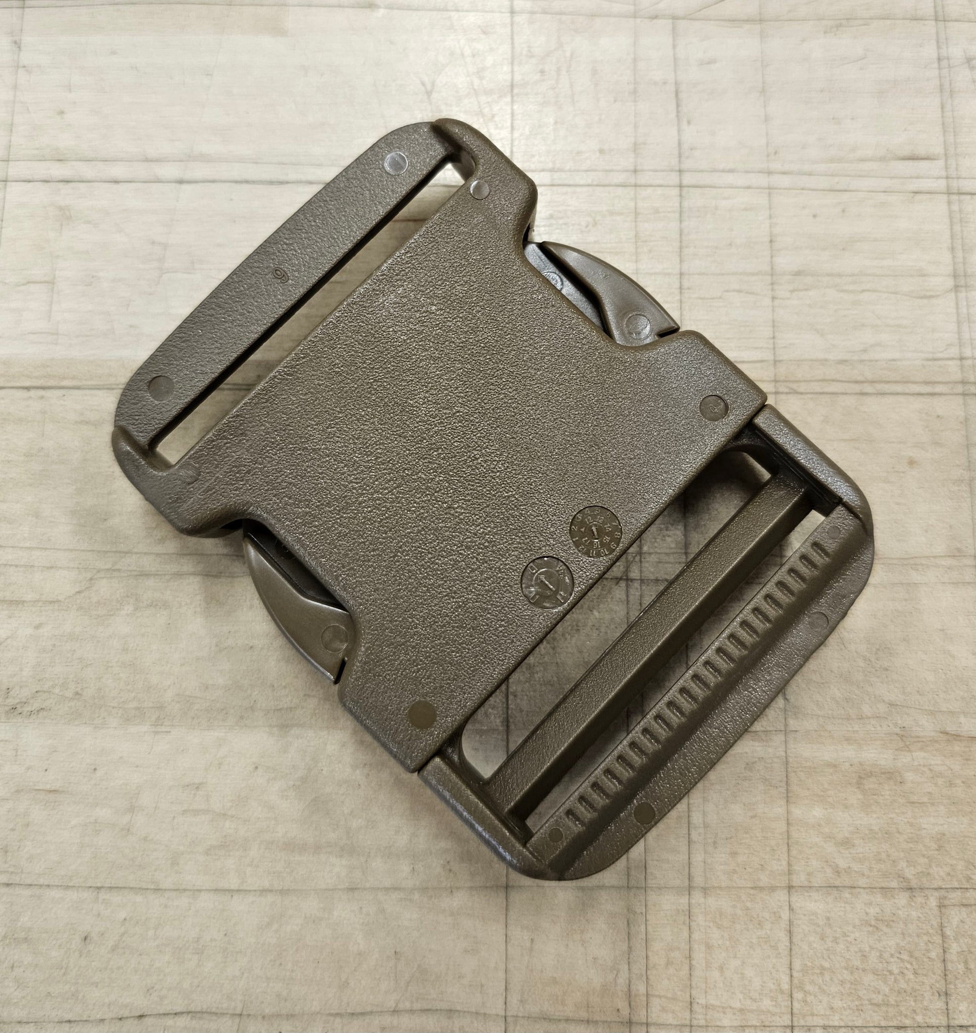 1.5 inch (38mm) Quick Side Release Buckle/Dual-Side Adjust 1.5 inch (38mm) Quick Side Release Buckle/Dual-Side Adjust