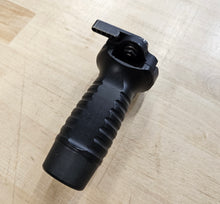 Larue Tactical LT690 LT-FUG (Forward Universal Grip) Black